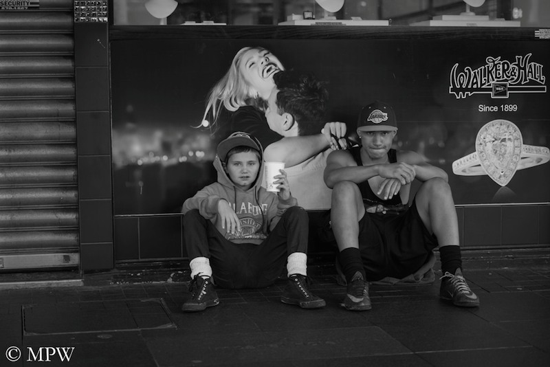 Auckland City street photo, Queent St, black and white